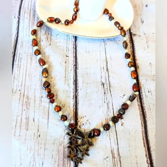 Vintage freshwater pearl and bead necklace, metal butterfly pendant, crystal - Picture 4 of 6